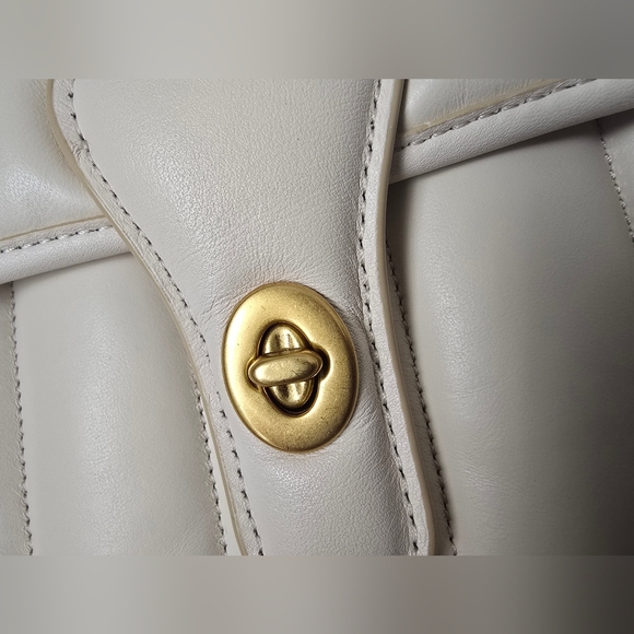 Timeless Coach Willis Limited Edition Handbag - Picture 11 of 16